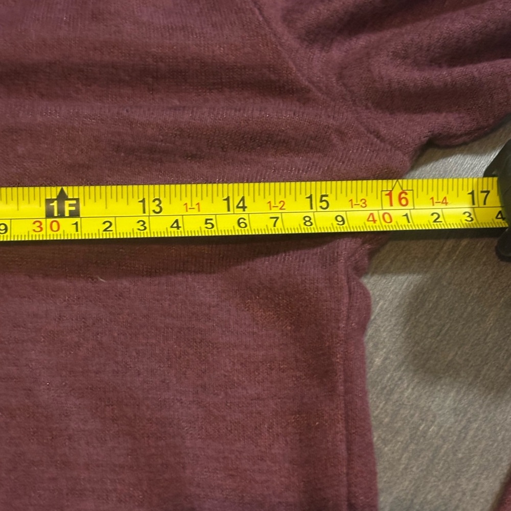 NWT Abercrombie & Fitch Women’s M Burgundy Long Sleeve Henley Top Soft - Picture 4 of 9